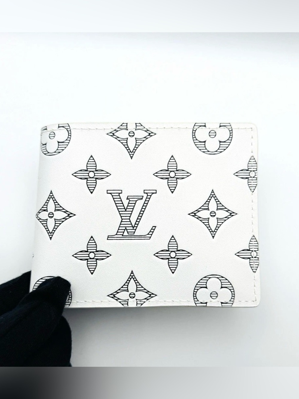 Louis Vuitton White and Black Monogram Canvas Men's Wallet